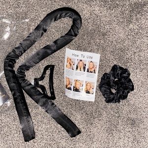 Black heatless curling rod